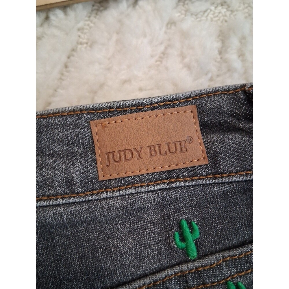 Judy Blue Shorts Womens Size Medium NWOT Denim Cut Off Black/Gray Cactus B22 - Picture 3 of 11